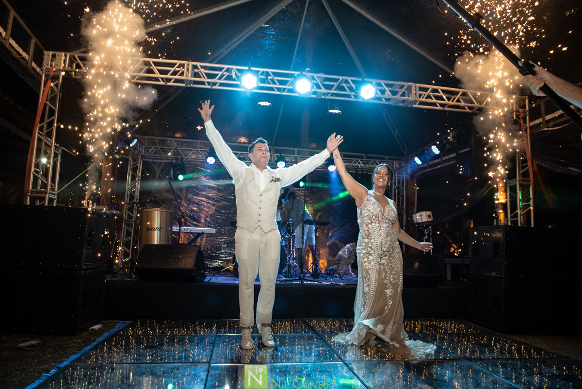 Fotógrafo de casamento Maceió, Cerimônia e Recepção: Villa Del Mare “Alagoas”
, Alex lima Decor, Ac2 Assessoria e Cerimonial, Cabelo e make up: Praquê Salão
, Vestido da Noiva Arrazo noivas, Villa Del Mare “Alagoas, Leve Amor Music, Nathan Santos Cake
