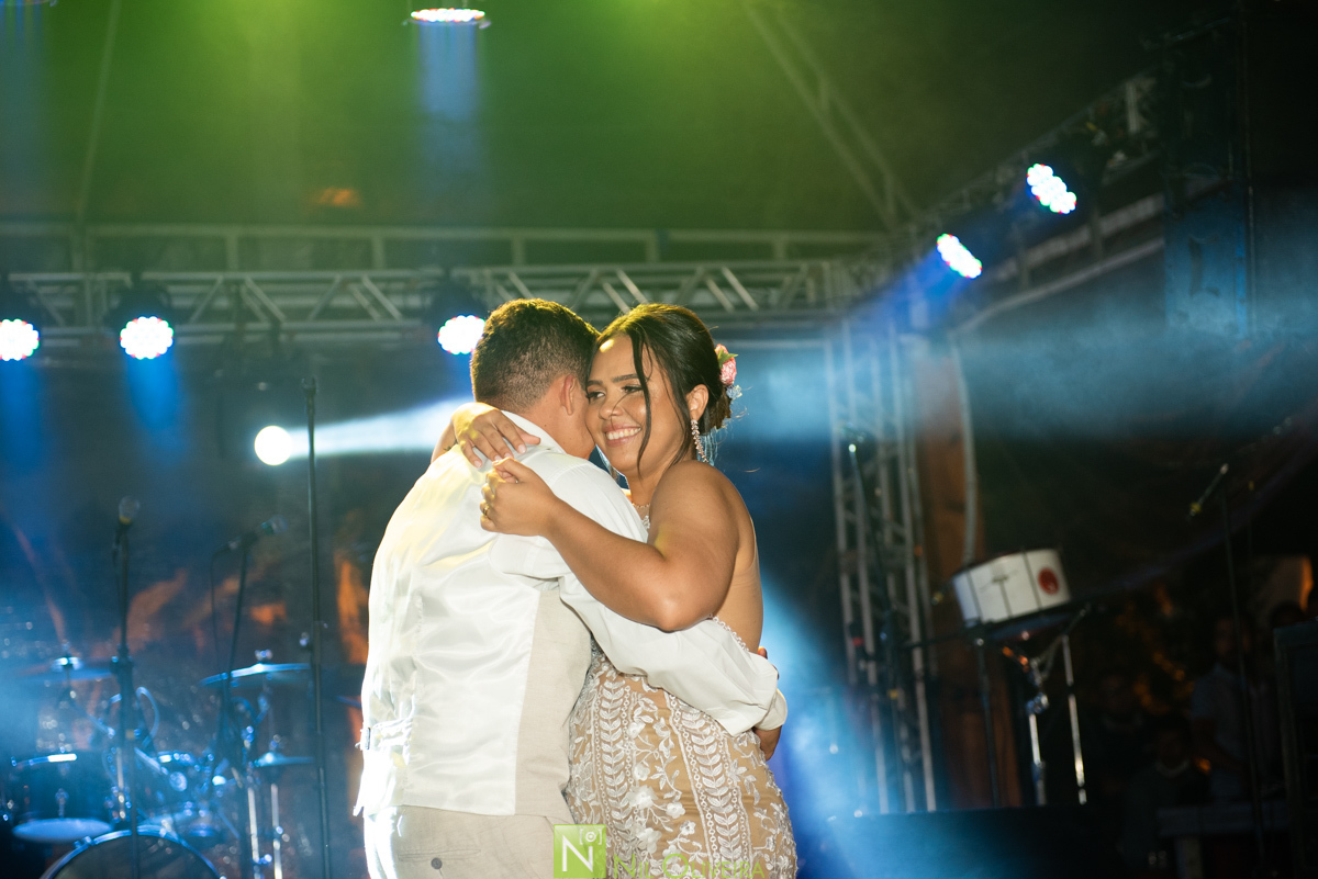 Fotógrafo de casamento Maceió, Cerimônia e Recepção: Villa Del Mare “Alagoas”
, Alex lima Decor, Ac2 Assessoria e Cerimonial, Cabelo e make up: Praquê Salão
, Vestido da Noiva Arrazo noivas, Villa Del Mare “Alagoas, Leve Amor Music, Nathan Santos Cake
