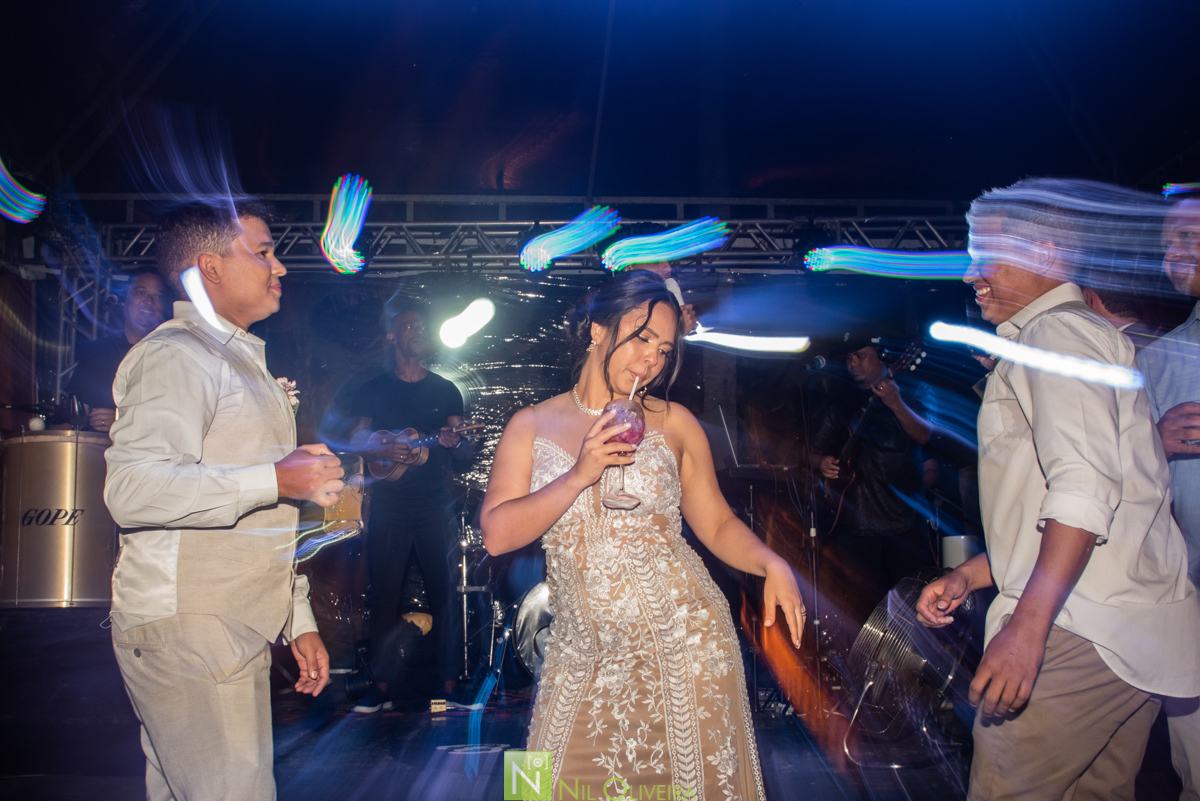 Fotógrafo de casamento Maceió, Cerimônia e Recepção: Villa Del Mare “Alagoas”
, Alex lima Decor, Ac2 Assessoria e Cerimonial, Cabelo e make up: Praquê Salão
, Vestido da Noiva Arrazo noivas, Villa Del Mare “Alagoas, Leve Amor Music, Nathan Santos Cake
