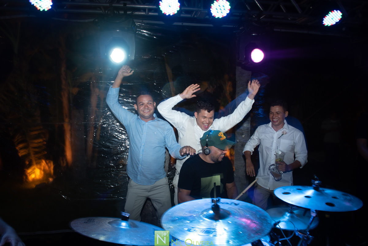 Fotógrafo de casamento Maceió, Cerimônia e Recepção: Villa Del Mare “Alagoas”
, Alex lima Decor, Ac2 Assessoria e Cerimonial, Cabelo e make up: Praquê Salão
, Vestido da Noiva Arrazo noivas, Villa Del Mare “Alagoas, Leve Amor Music, Nathan Santos Cake
