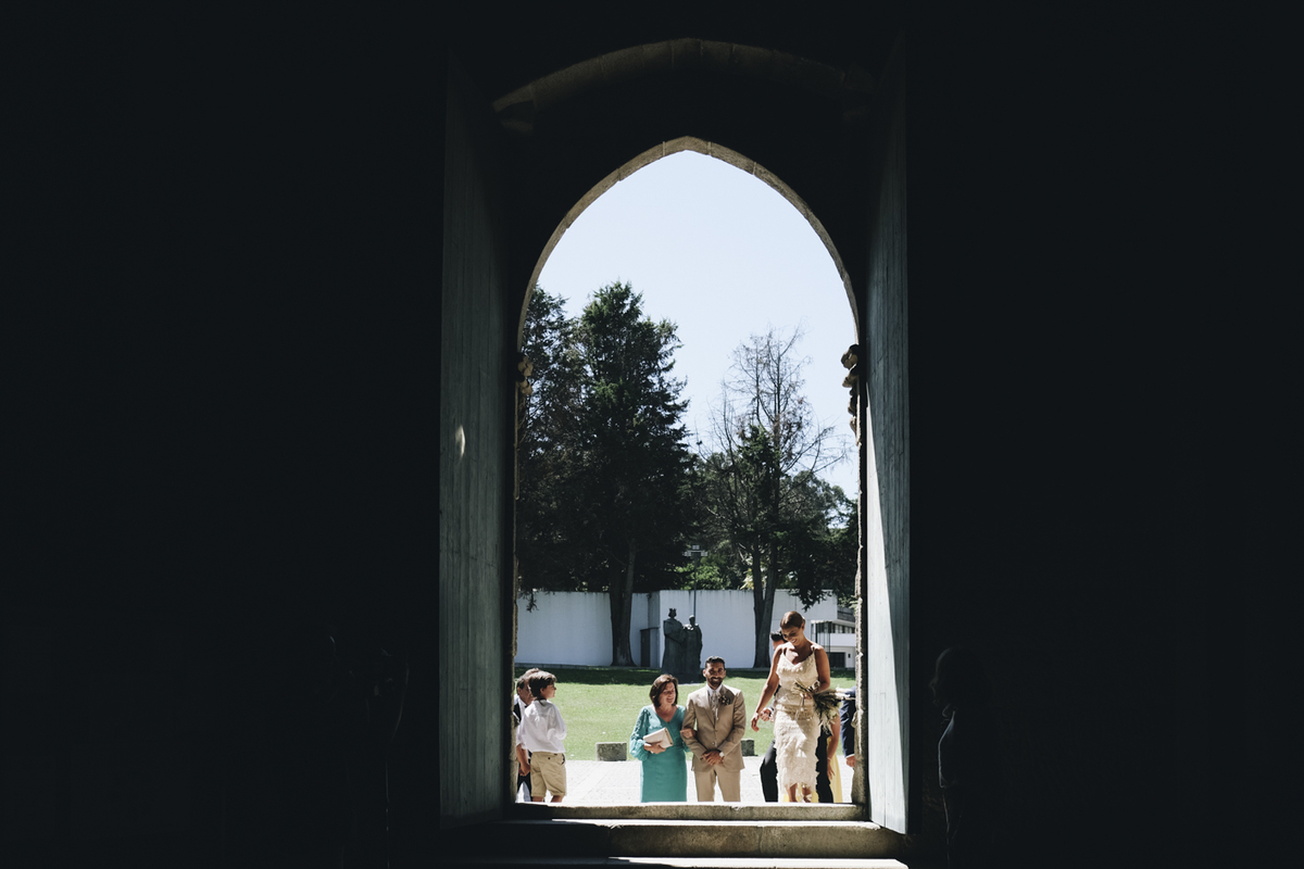 entrada do noivo na igreja