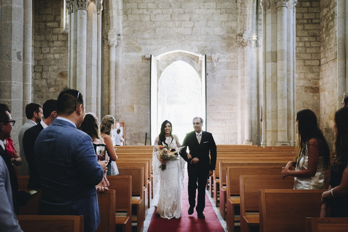 entrada da noiva na igreja; casamento no Mosteiro de Leça do Balio