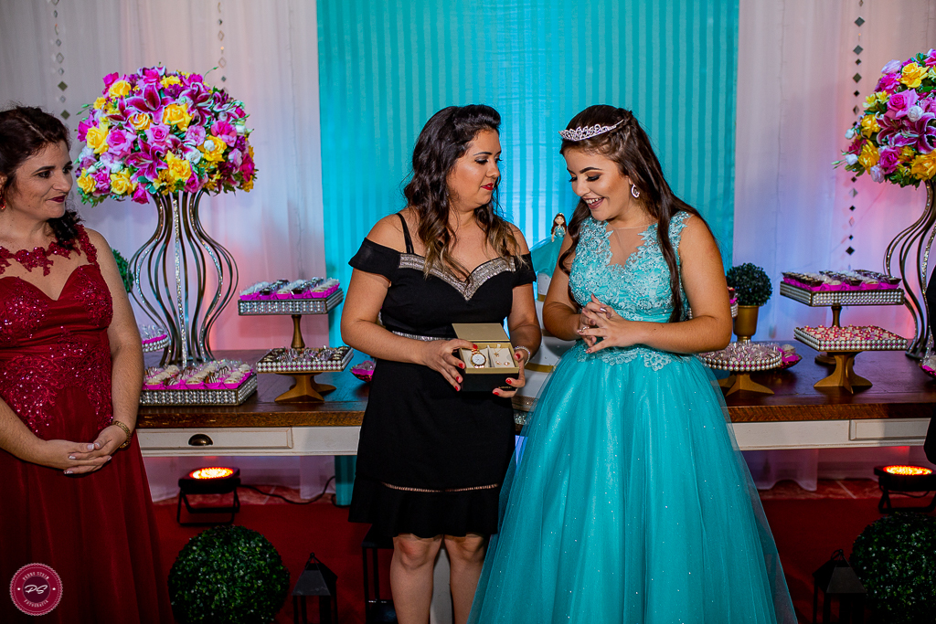 fotografia de 15 anos da Gabi realizado no Espaço Souza em Gravataí