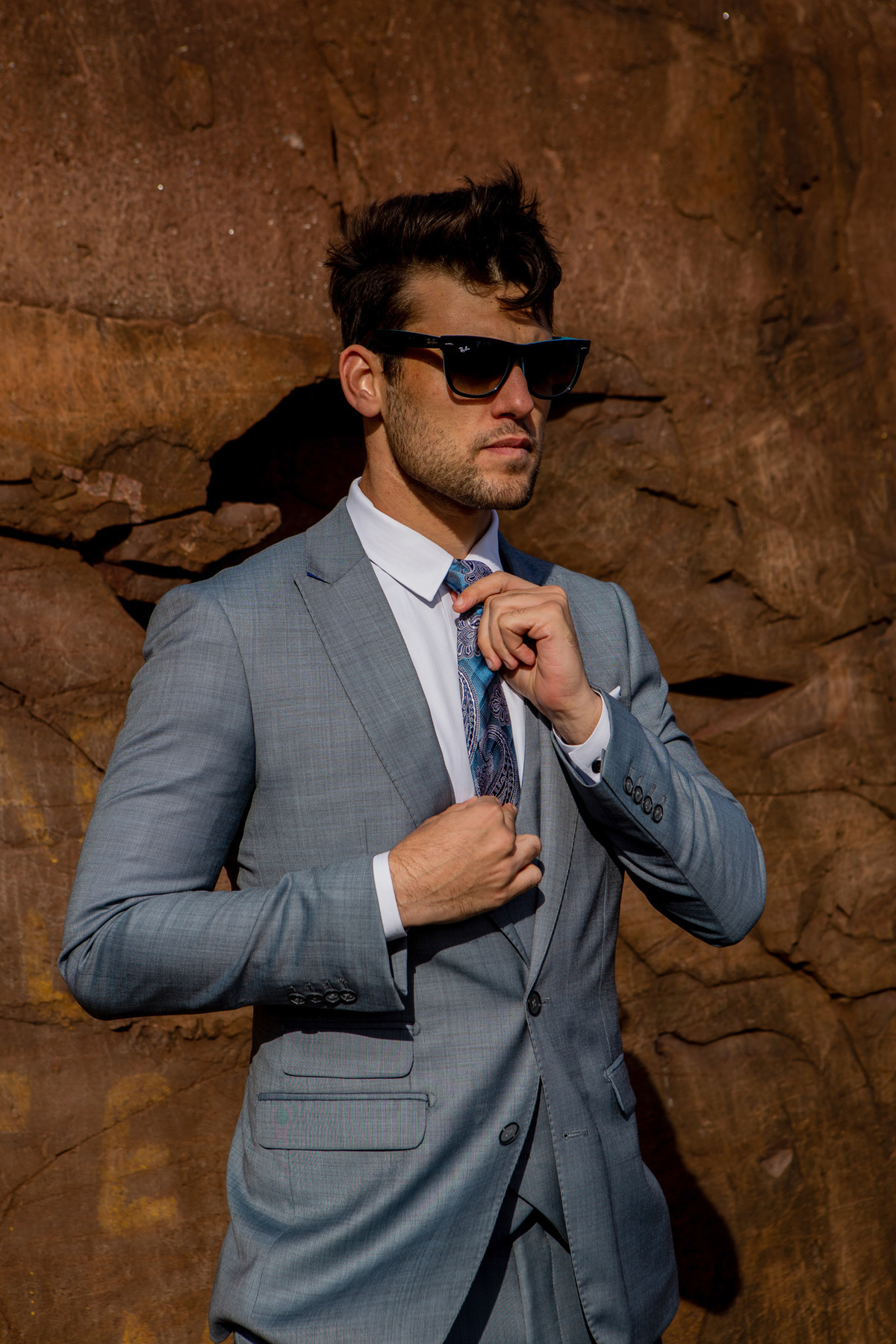 fotografo de casamento, noivo arrumando a gravata