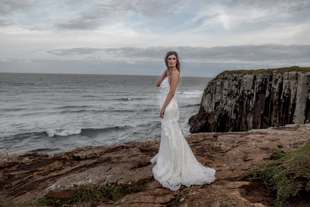 Ensaio da noiva com seu vestido para fotografia de casamento