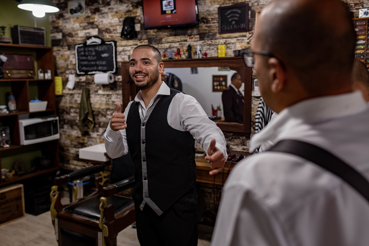 fotografo de casamento, noivo brincando