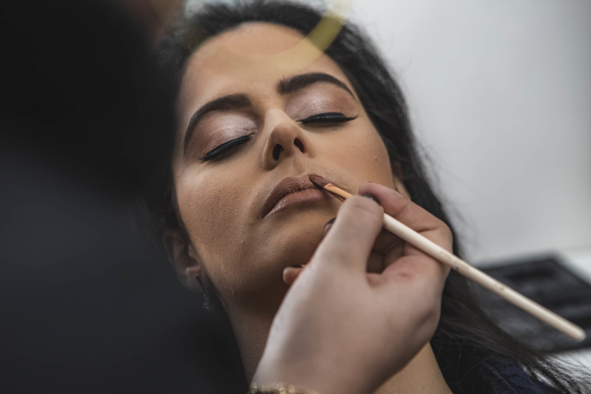 fotografo de casamento, Pedro Stein, o padre fotógrafo casamento com fotografia da maquiagem da noiva aqui com detalhe da boca