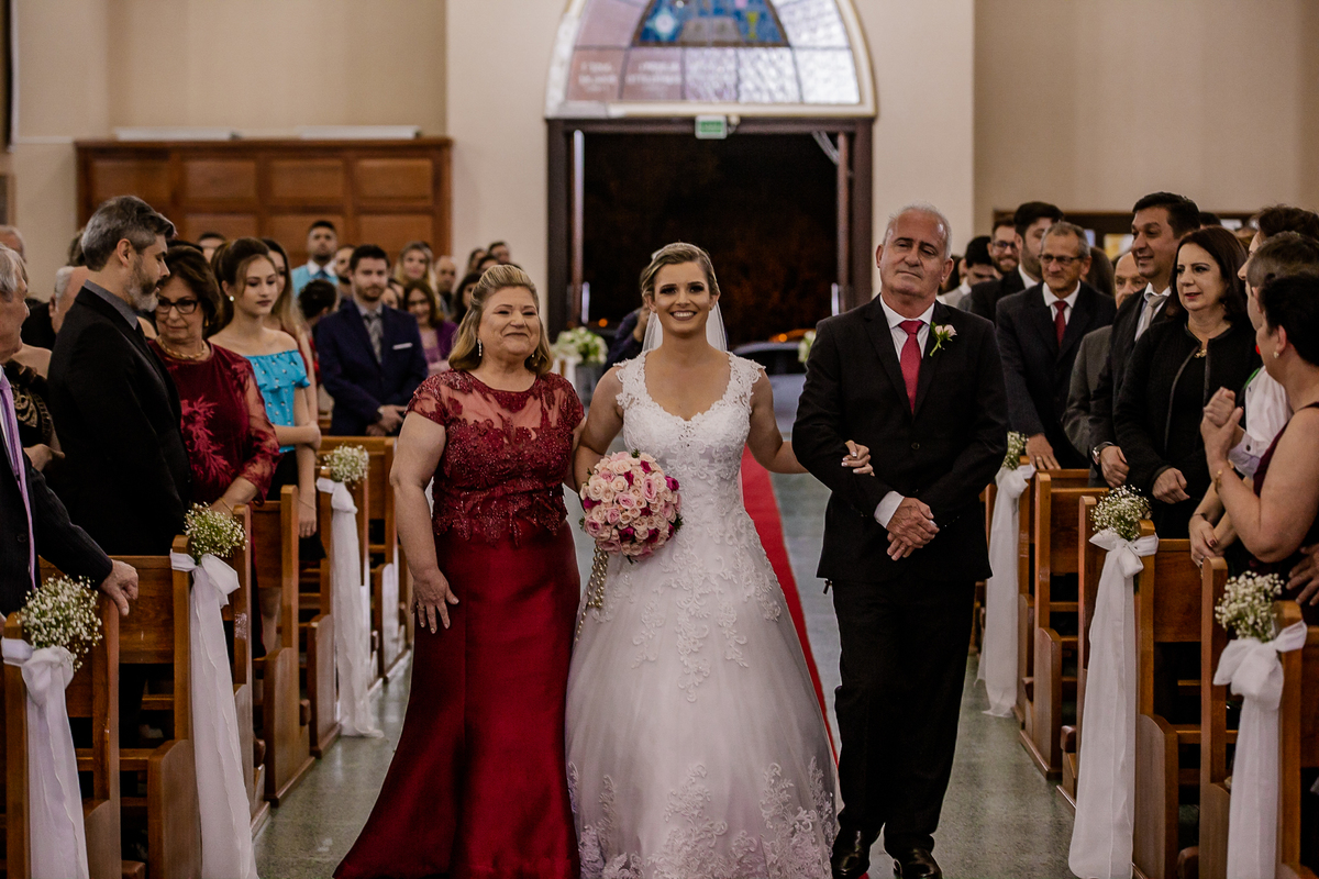 Fotografia de casamento pedro stein noiva entrando na igreja