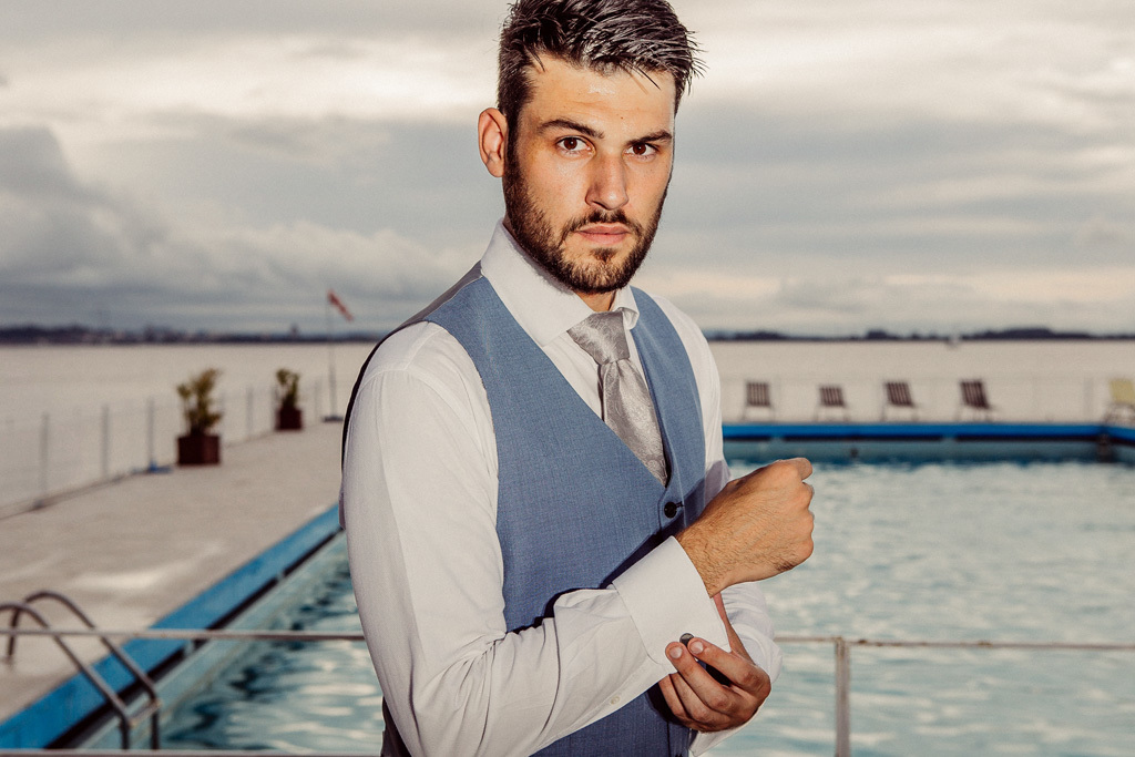 fotógrafo de casamento em porto alegre fotografia do noivo fazendo pose