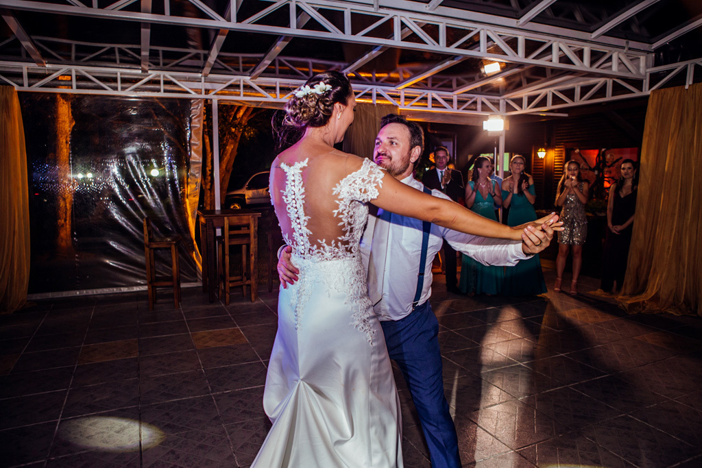 fotógrafo de casamento em cachoeirinha e porto alegre fotografia da dança dos noivos