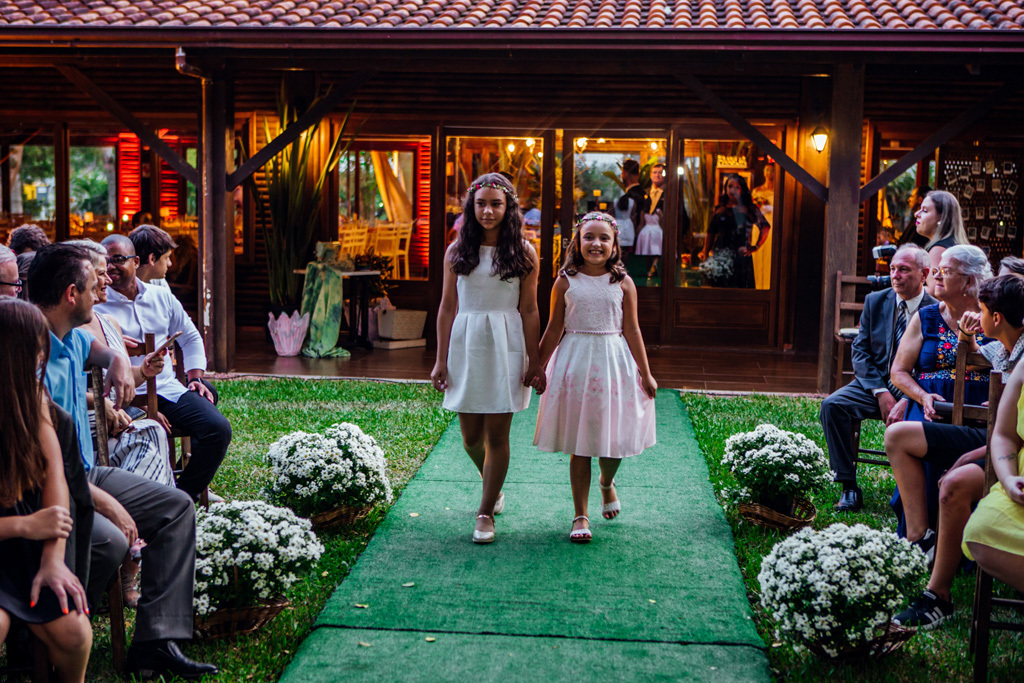 fotógrafo de casamento em cachoeirinha e porto alegre fotografia da entrada das daminhas de honra