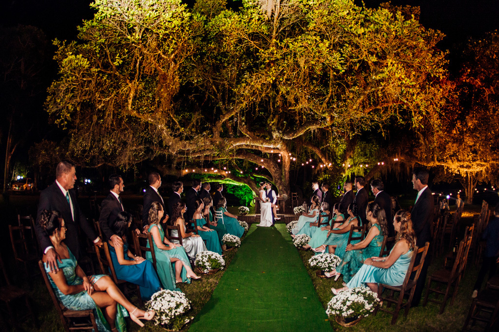 fotógrafo de casamento em cachoeirinha e porto alegre fotografia dos noivos com os padrinhos