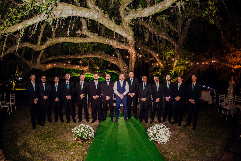 fotógrafo de casamento em cachoeirinha e porto alegre fotografia do noivo com os padrinhos
