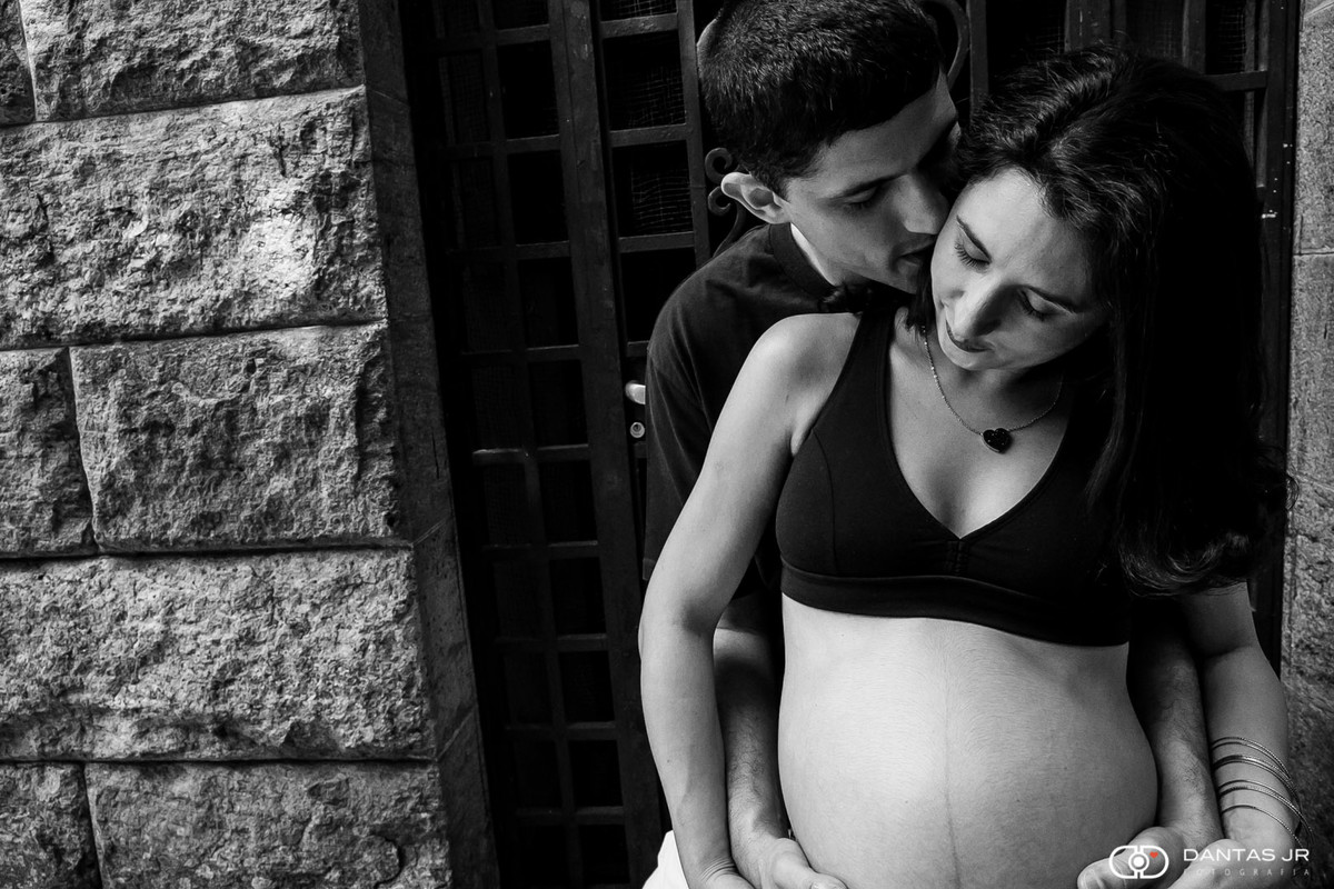Casal de namorados com esposa grávida namorando por Dantas Jr. Fotografia