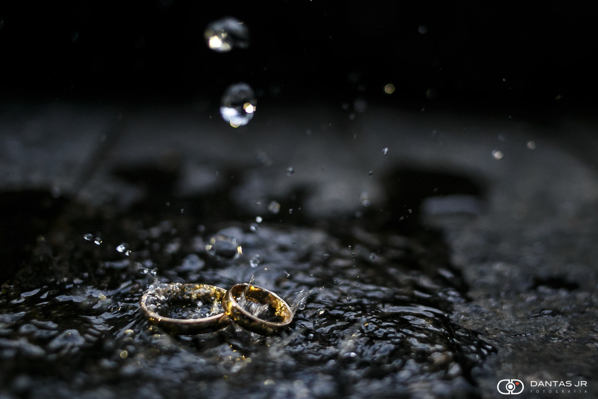 Alianças de casamento com água por Dantas Jr.
