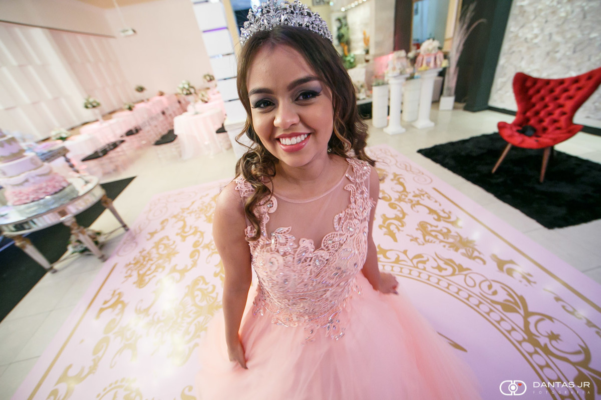 Debutante dançando na Carrozzinus por Dantas Jr. Fotografia