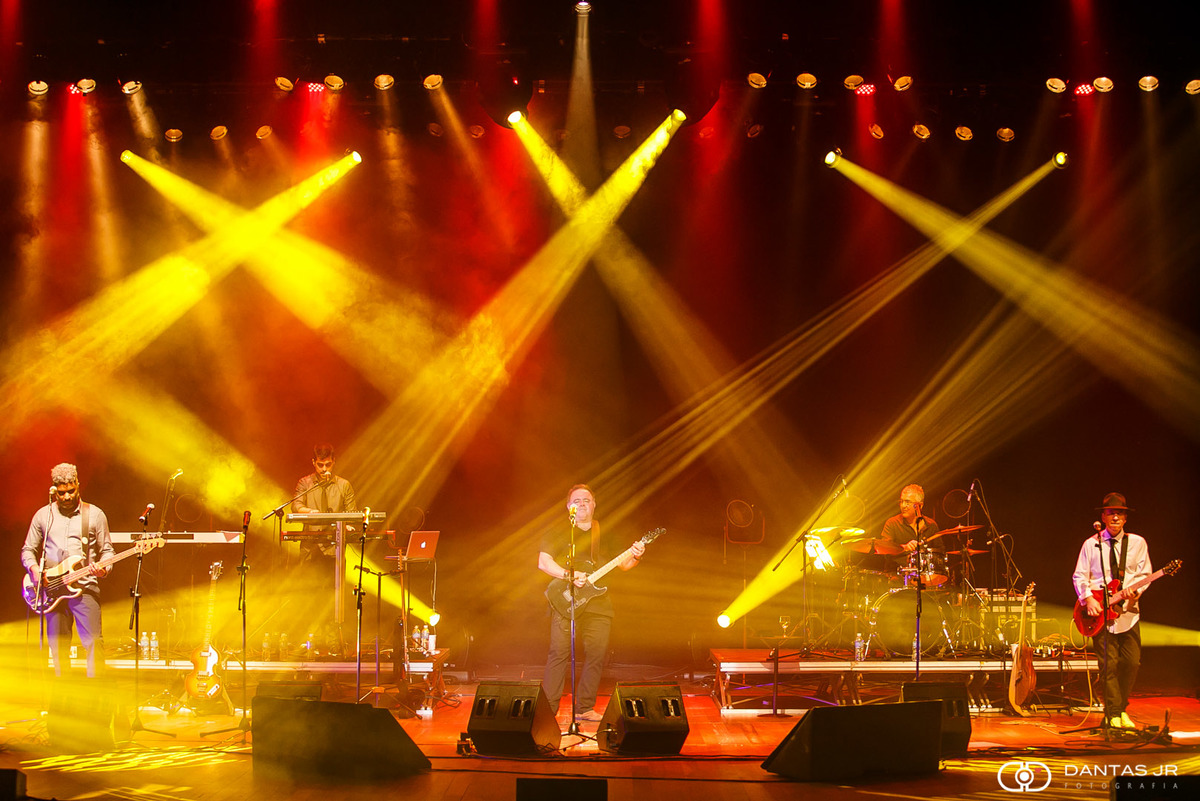 Visual do palco no show Leo Guanabara Jaime no Teatro Bradesco RJ por Dantas Jr. Fotografia