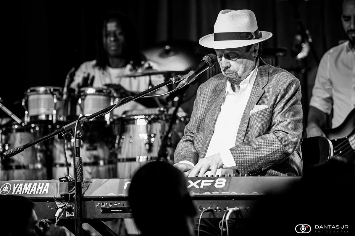 sergio mendes tocando no blue note rio por dantas jr.