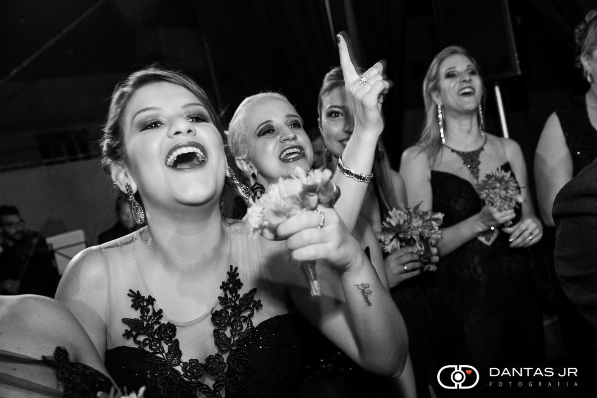 madrinhas emocionadas