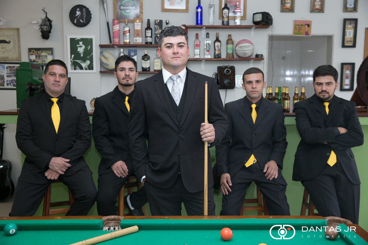 making of do noivo com padrinhos pose de máfia