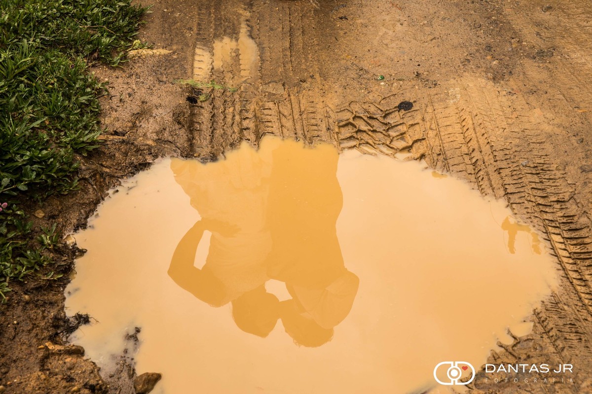 casal na lama Trash the Dress em Visconde de Mauá
