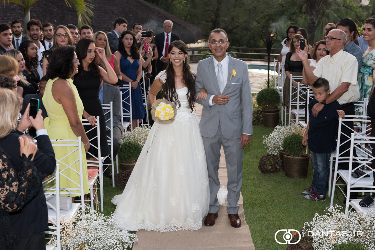 entrada da noiva na cerimonia