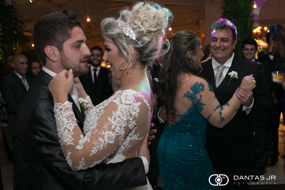 casamento na casa das canoas com mc andinho