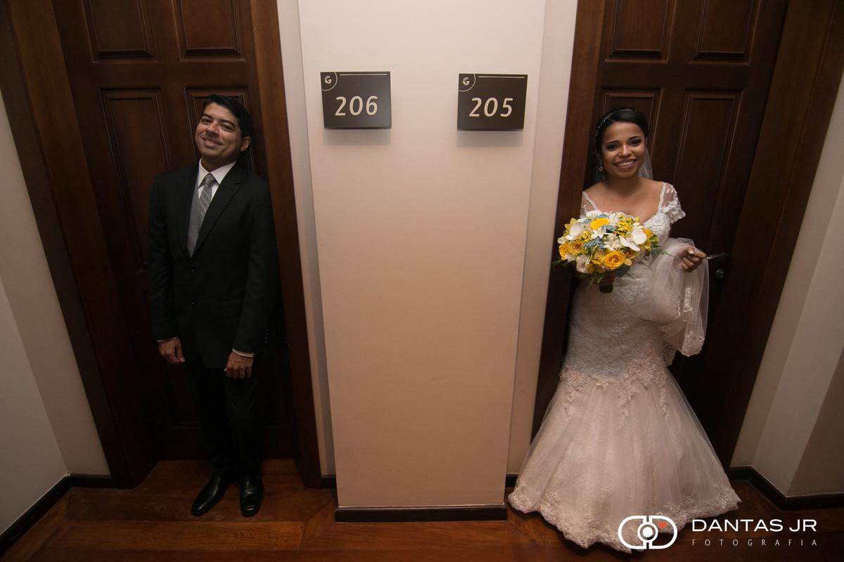 first look dos noivos antes do casamento