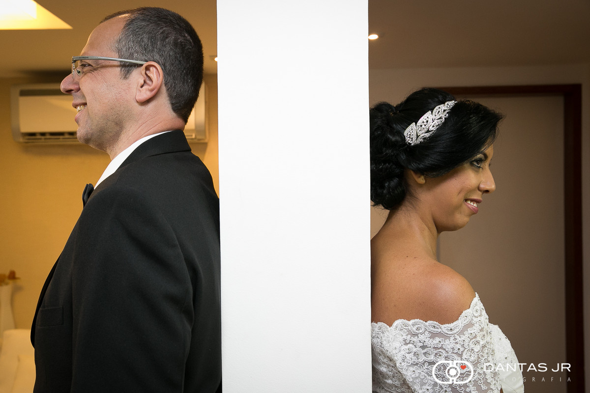 First look de casal antes da cerimonia de casamento