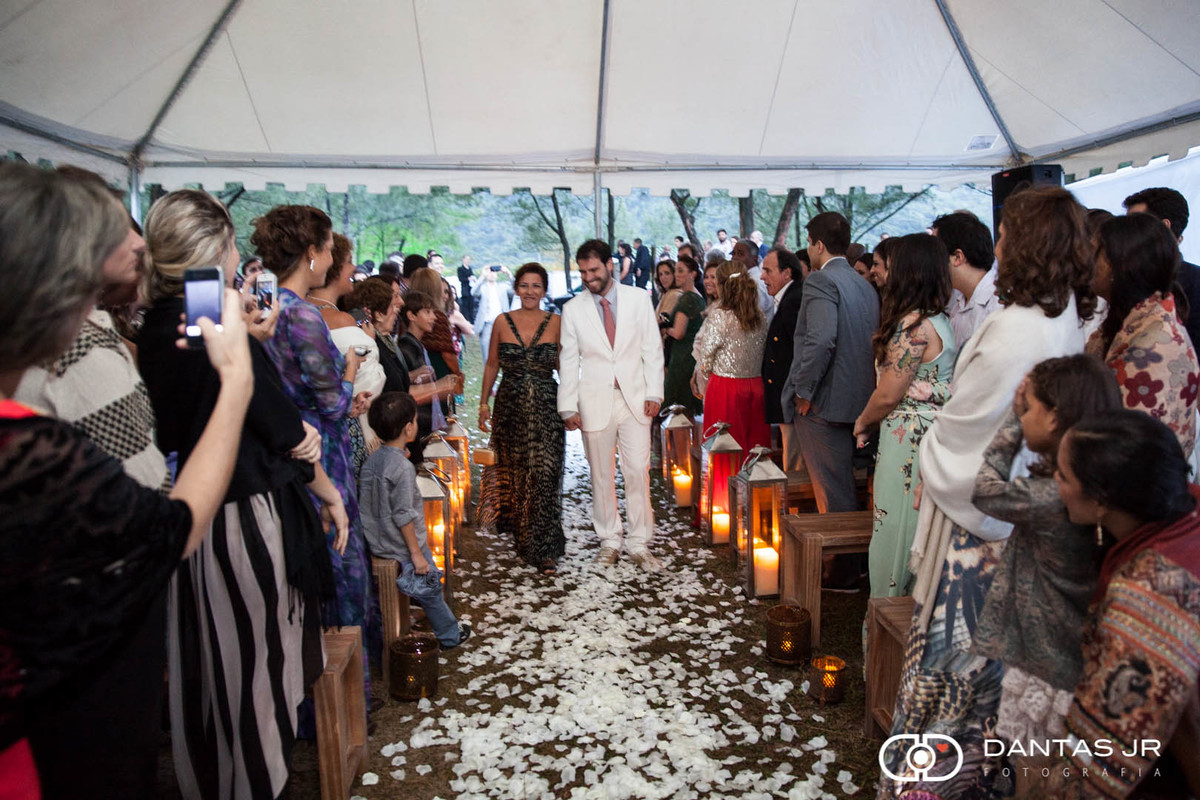 Noivo entrando na cerimonia