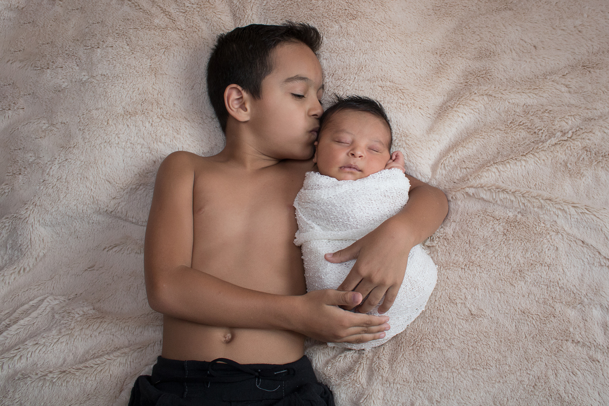 Fotos newborn com irmão