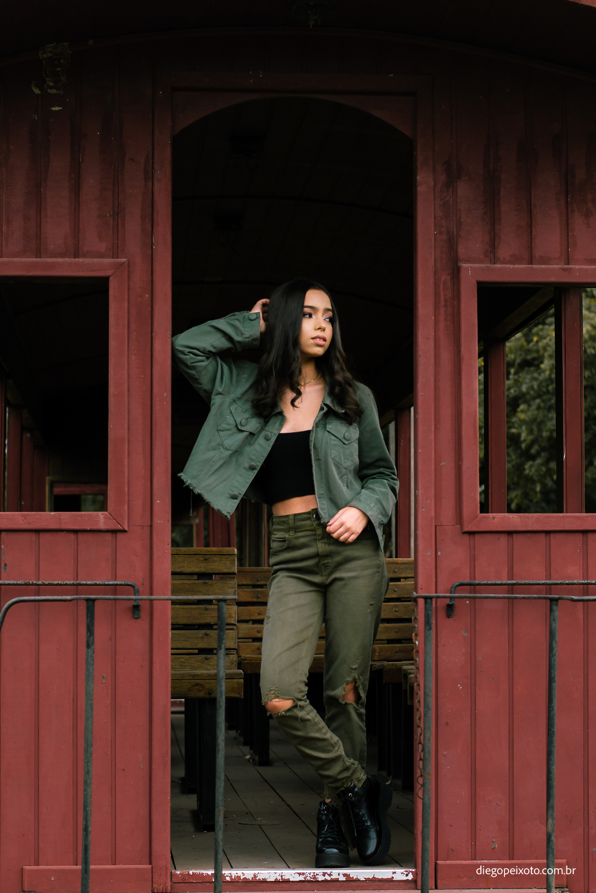 ensaio de 15 anos na linha de trem