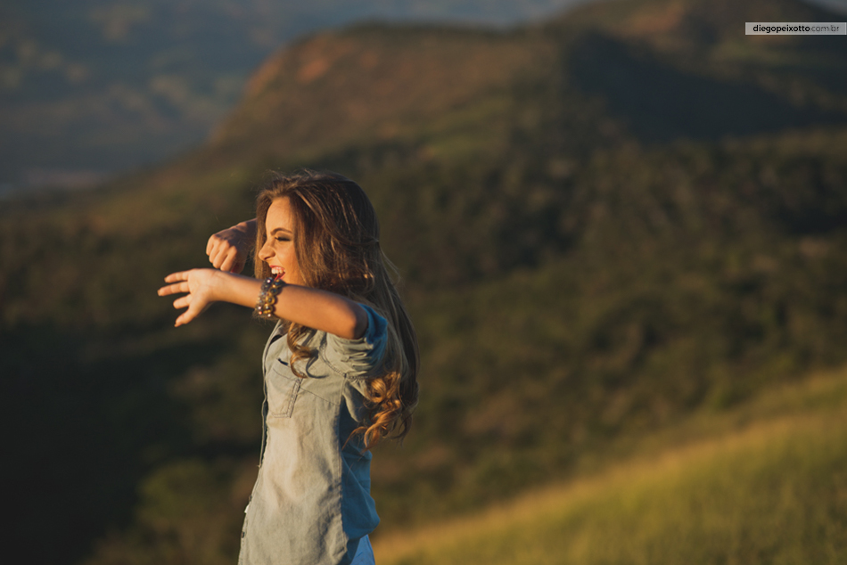 Revista fotos e imagens, editora photos, edição 94, 15 anos, reportagem 15 anos, 15 anos Ipatinga, 15 anos caratinga, matéria de 15 anos revista fotos e imagens, a energia das debutantes em books, book de 15 anos, book de 15 anos Ipat