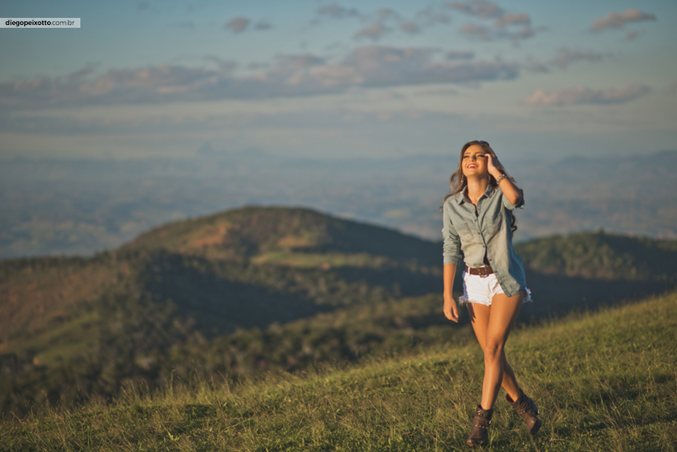 Revista fotos e imagens, editora photos, edição 94, 15 anos, reportagem 15 anos, 15 anos Ipatinga, 15 anos caratinga, matéria de 15 anos revista fotos e imagens, a energia das debutantes em books, book de 15 anos, book de 15 anos Ipat