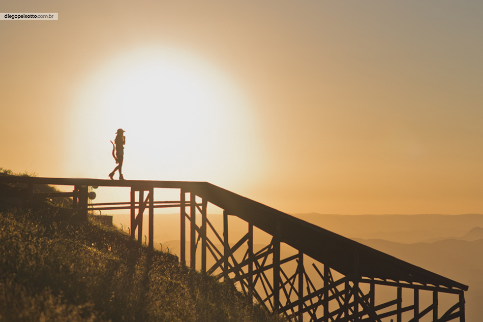 Revista fotos e imagens, editora photos, edição 94, 15 anos, reportagem 15 anos, 15 anos Ipatinga, 15 anos caratinga, matéria de 15 anos revista fotos e imagens, a energia das debutantes em books, book de 15 anos, book de 15 anos Ipat