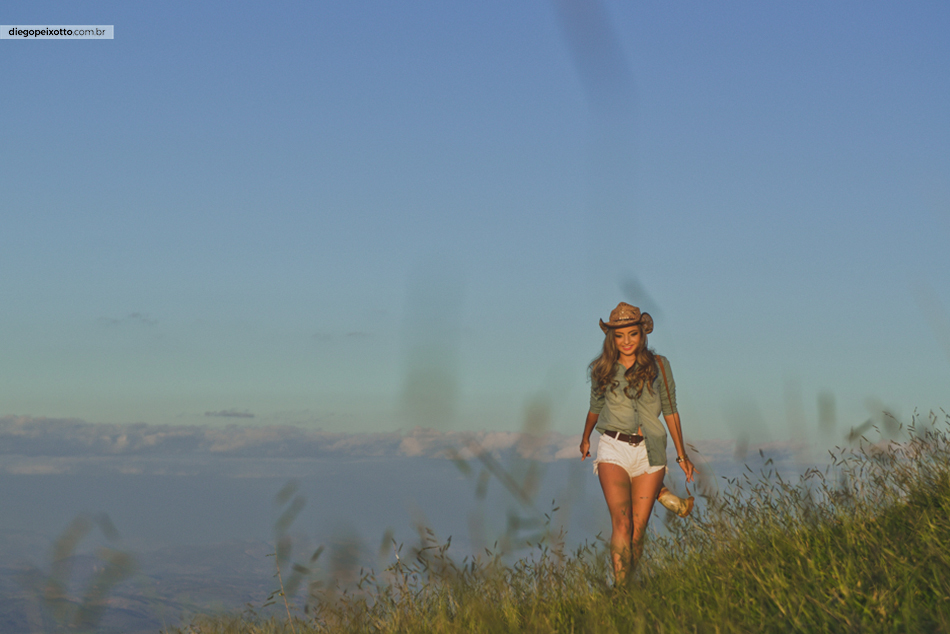 Revista fotos e imagens, editora photos, edição 94, 15 anos, reportagem 15 anos, 15 anos Ipatinga, 15 anos caratinga, matéria de 15 anos revista fotos e imagens, a energia das debutantes em books, book de 15 anos, book de 15 anos Ipat