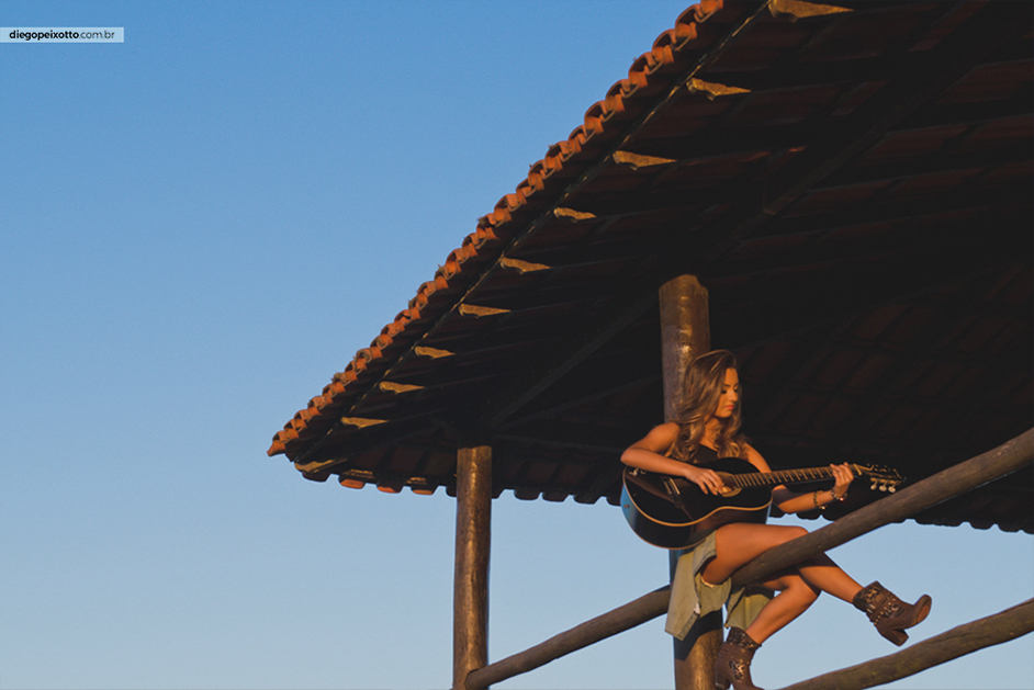 Revista fotos e imagens, editora photos, edição 94, 15 anos, reportagem 15 anos, 15 anos Ipatinga, 15 anos caratinga, matéria de 15 anos revista fotos e imagens, a energia das debutantes em books, book de 15 anos, book de 15 anos Ipat