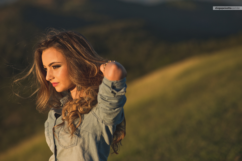 Revista fotos e imagens, editora photos, edição 94, 15 anos, reportagem 15 anos, 15 anos Ipatinga, 15 anos caratinga, matéria de 15 anos revista fotos e imagens, a energia das debutantes em books, book de 15 anos, book de 15 anos Ipat
