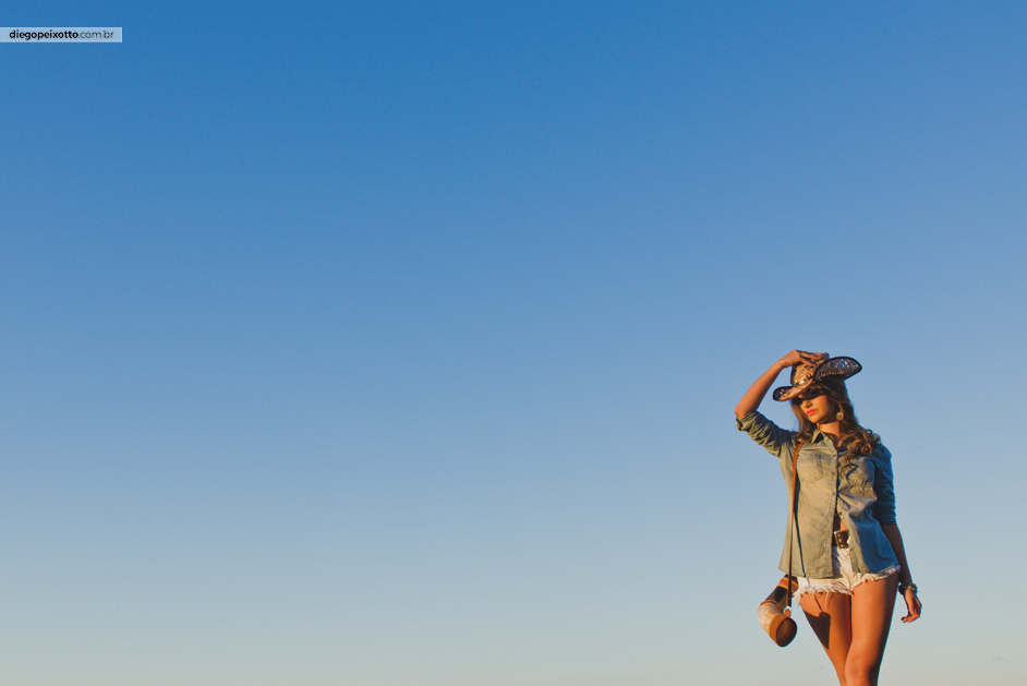 Revista fotos e imagens, editora photos, edição 94, 15 anos, reportagem 15 anos, 15 anos Ipatinga, 15 anos caratinga, matéria de 15 anos revista fotos e imagens, a energia das debutantes em books, book de 15 anos, book de 15 anos Ipat