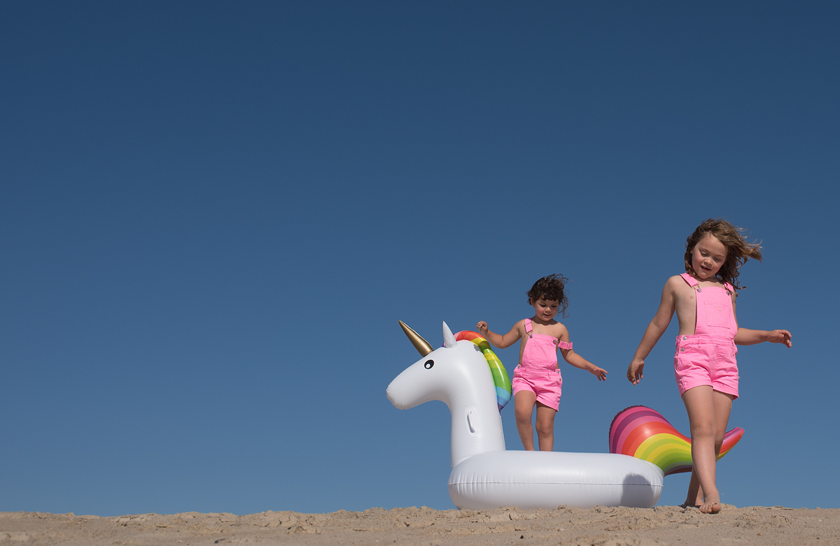 Fotografo Aveiro; Portugal; Familia; Crianças; Criatividade; Felicidade; Retratos; Cor; Cumplicidade; Fotografia de Familia; Child; Fotografia Infantil; Geometria; Brincadeira; Irmãs; Best Photographer; Costa Nova; Melhor Fotografo de Familia