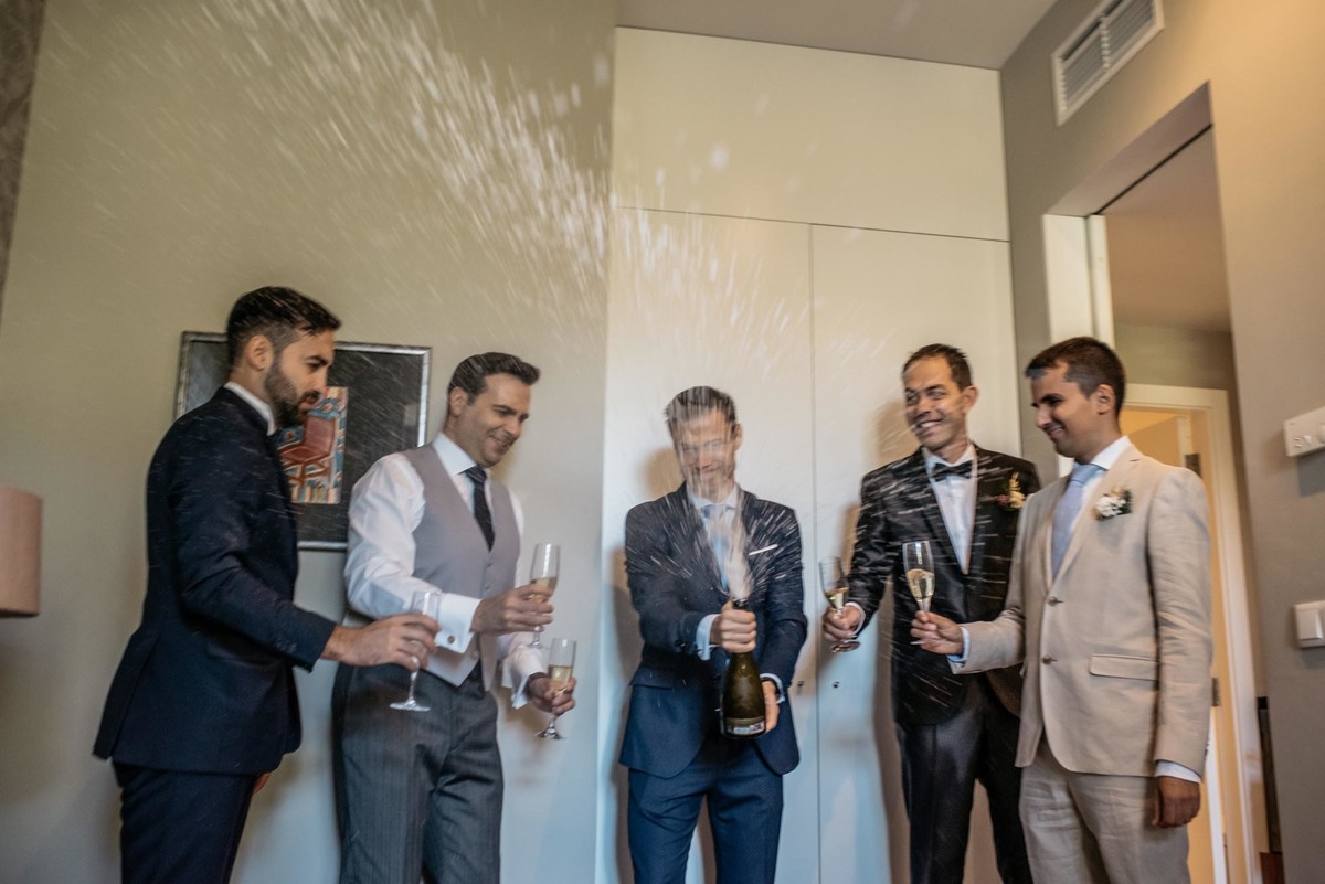 Fotógrafo de casamento em Aveiro, Coimbra, Viseu, Porto, Lisboa, Algarve, Portugal, Português, Fotografia social, Casamentos, Fotógrafo premiado, Seleção dos melhores 
Especialistas Casamentos 
Vestidos de noiva, fatos de noivo, alianças, champanhe a voar