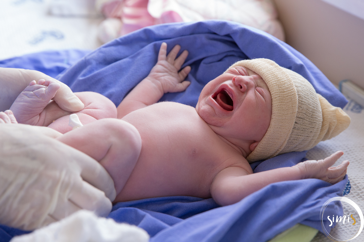 bebe
bebê 
nenê
recém nascido