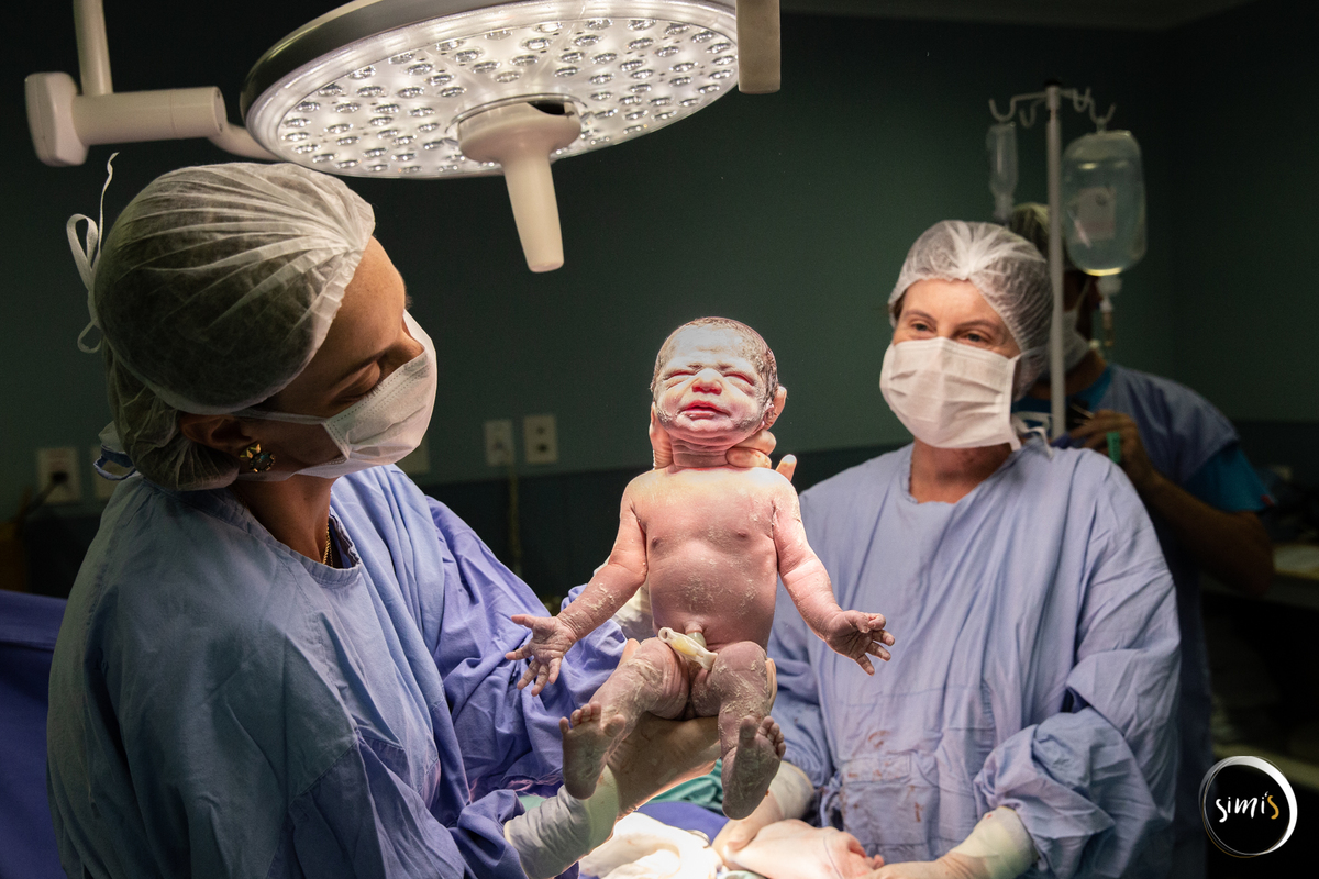 o bebê chegou
cesárea 
cesariana 
primeira foto do bebê