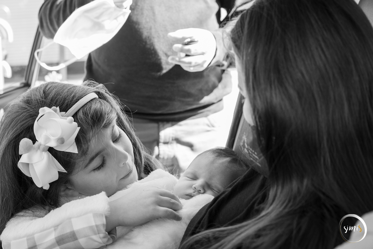 conhecendo a irmã mais nova
irmãs que são amigas 
fotografia documental 
vacaria rs 