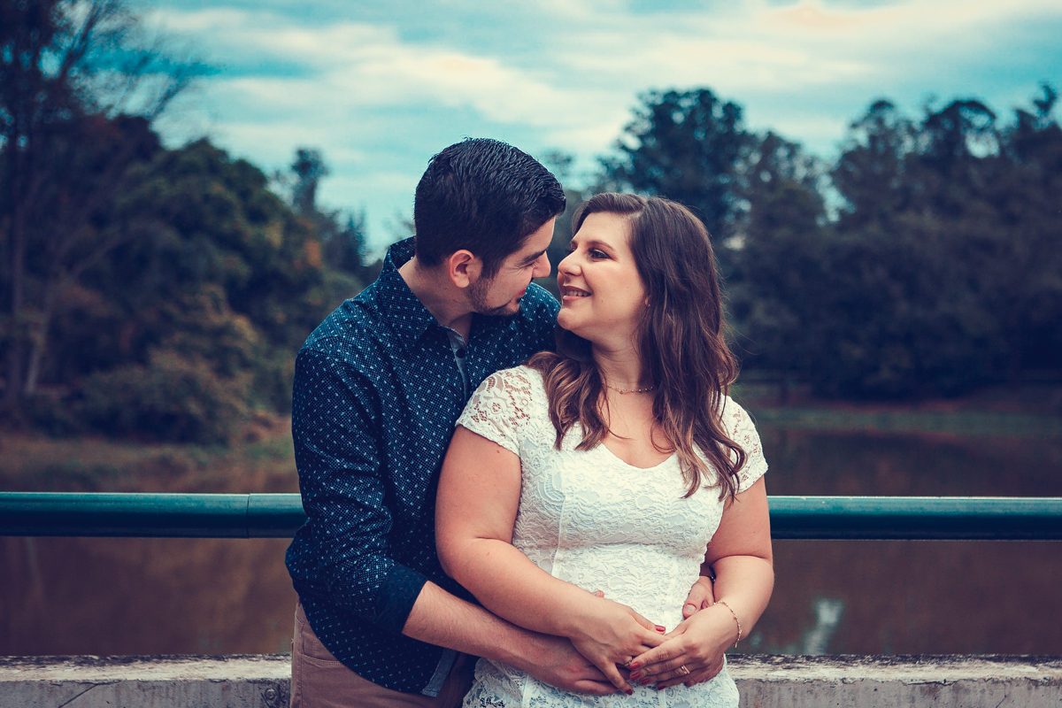 em uma tarda linda os noivos namoram em ensaio fotográfico em são paulo