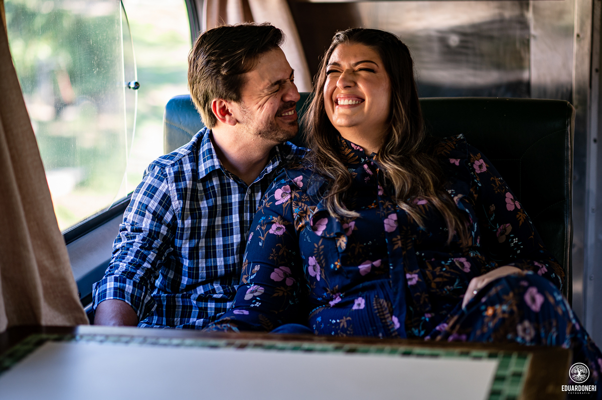 Ensaio em Piaraquara na região metropolitana de Curitiba, the Cave, uma vinícola situada numa ferrovia antiga do Paraná, opções de fazer um refeição dentro do vagão antigo da RFFSA