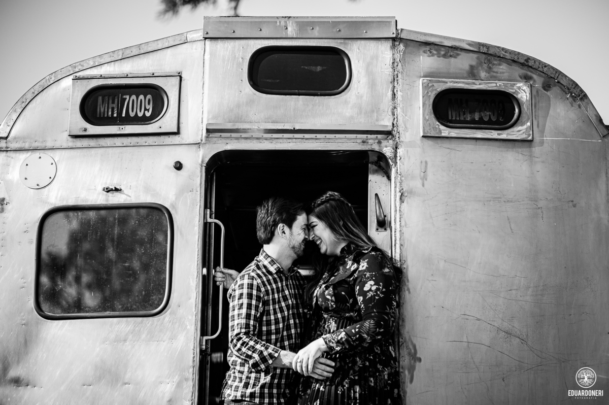 Ensaio em Piaraquara na região metropolitana de Curitiba, the Cave, uma vinícola situada numa ferrovia antiga do Paraná, opções de fazer um refeição dentro do vagão antigo da RFFSA