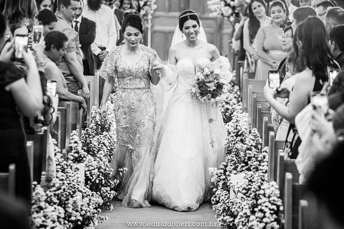 Casamento realizado no Santuário Santa Terezinha em Bandeirantes no Paraná