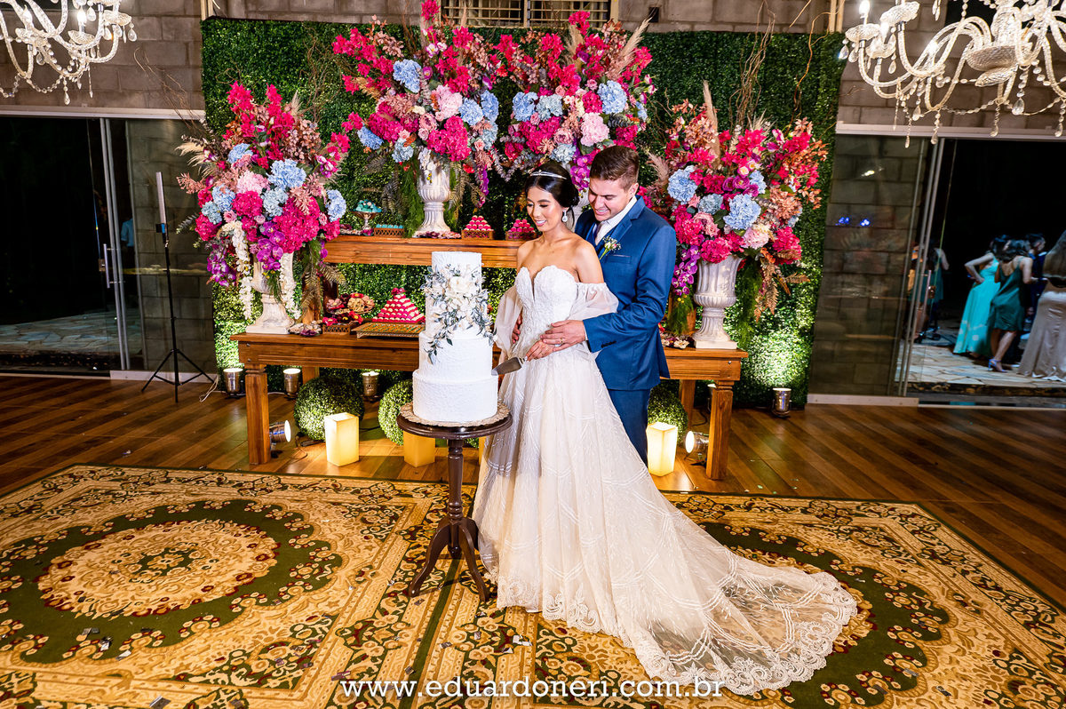 Casamento realizado no Santuário Santa Terezinha em Bandeirantes no Paraná