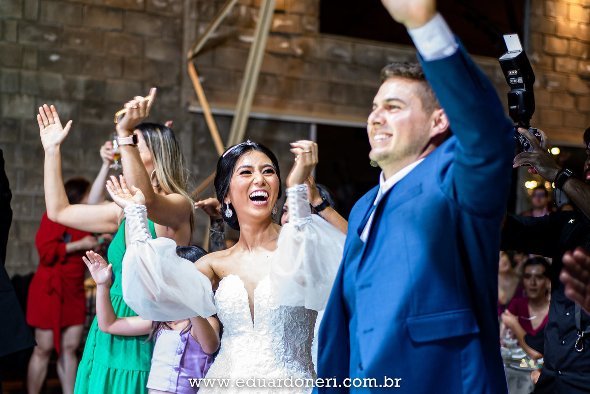 Casamento realizado no Santuário Santa Terezinha em Bandeirantes no Paraná